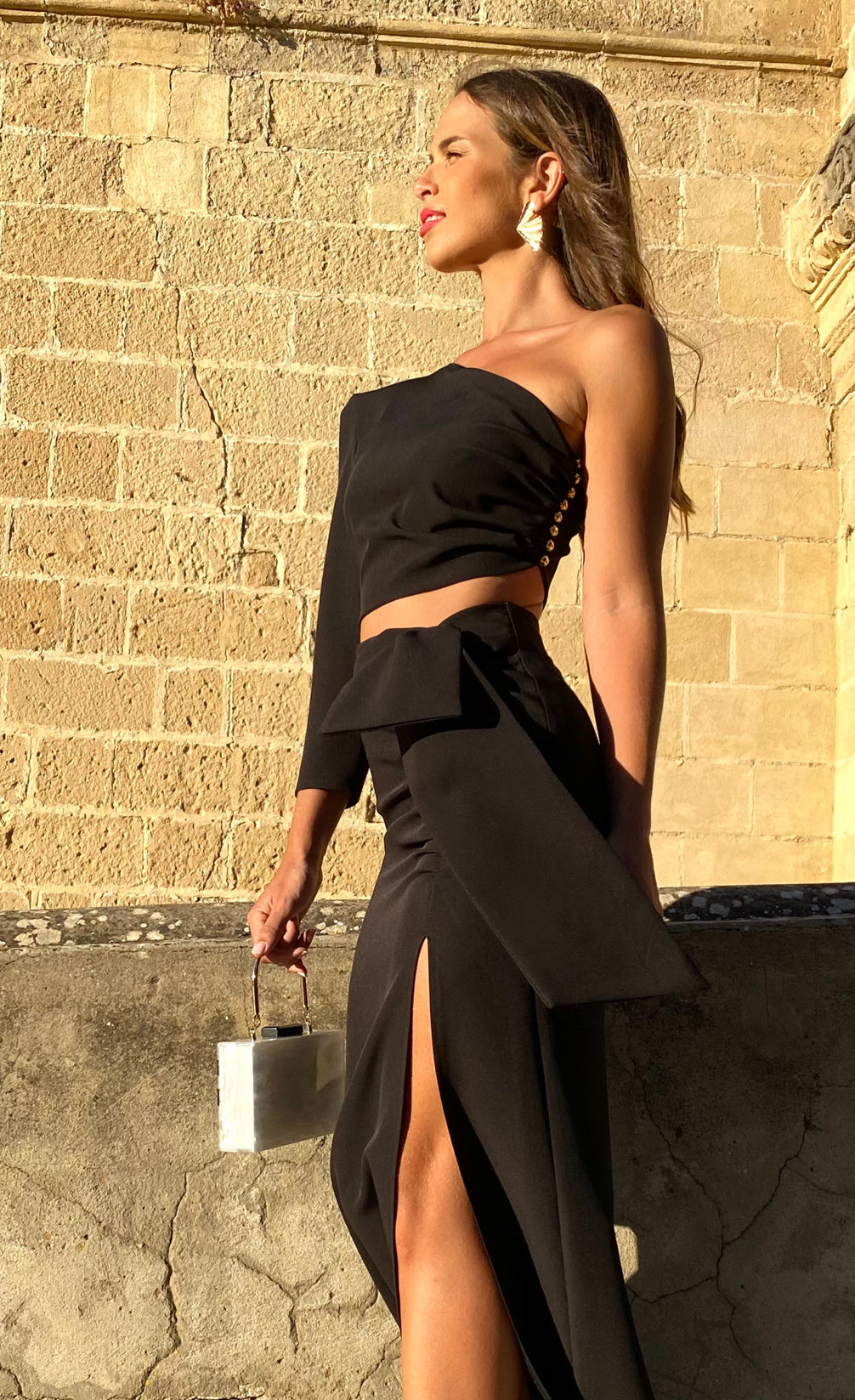 BLACK/ VENTA